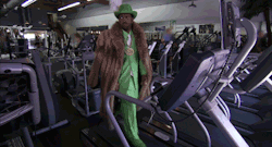teamcoco:  Ladies and gentleman, a pimp on a treadmill. [more