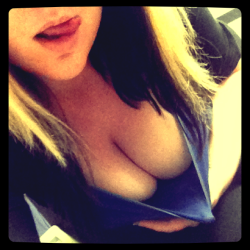 perkybear:  Friday needs to end. Have some cleavage for your