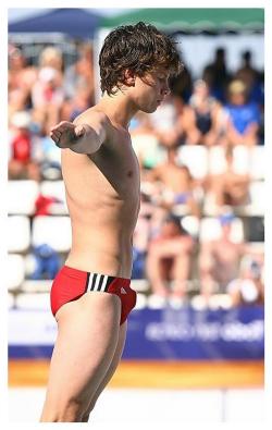 wearmout:  LOVE a perfect-fitting speedo