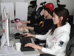 realgirlsgaming:  Another Aphrodite, Korean Pro SC2 player. Love