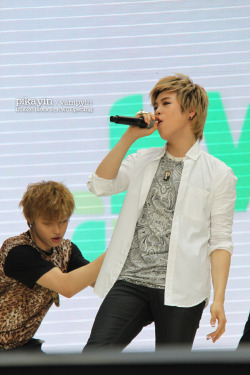 vampyin:  120526 Block B @ Kenanga Wholesale City Mall Opening