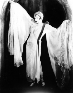 realityayslum:  Greta Garbo in The Temptress, 1926. 