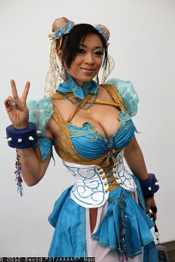 cosplayblog:  Fresh cosplay! Chun-Li from Street Fighter  Cosplayer: