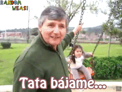 randomweas:  Clásico de Youtube. (y sí, dice tata no papá)