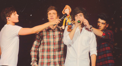 blamestyles:   the boys with woody - Camden, New Jersey - (x)