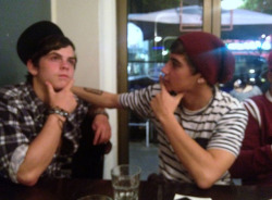 janoskians-iloveyou:  Awwww <3 