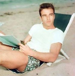 vintagemalenudes:Handsome Montgomery Clift