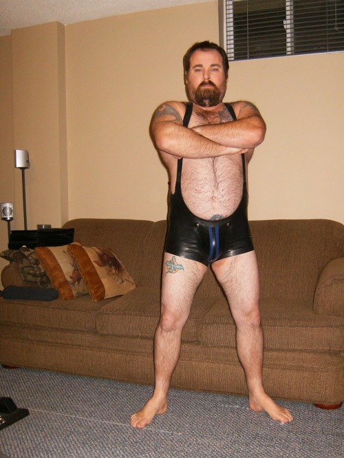 bigbulldog:  neoprene singlet 2011  Sexy!