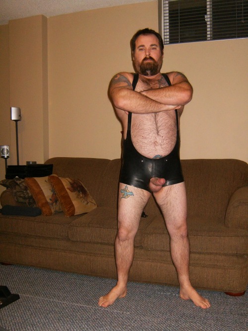 bigbulldog:  neoprene singlet 2011  Sexy!