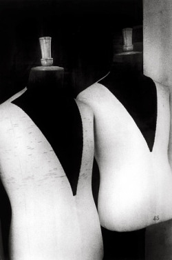 lamelancoly:  Ralph Gibson- Pharonic Light,1991