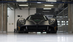 automotivated:  Pagani Zonda R (by yang0302)