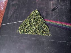 just-an-earth-bound-misfit-i:  niice some Floyd Weed 