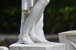 riasolidor:  bottom of previous statue