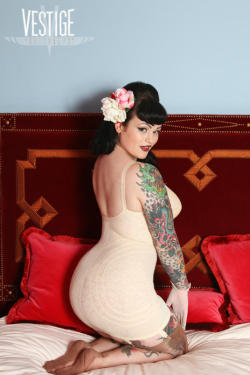 I’m loving the pinup look at the moment. [follow for LOADS