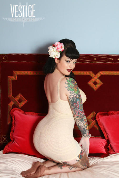 I’m loving the pinup look at the moment. [follow for LOADS more from her] - Certified #KillerKurves 