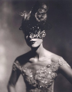 f-l-e-u-r-d-e-l-y-s:  Marc Lagrange 