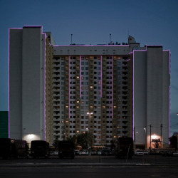 hiromitsu:  Neon building by Julio López Saguar on Flickr.
