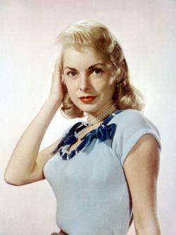 jeanjeanie61:  Janet Leigh http://www.filmbug.com