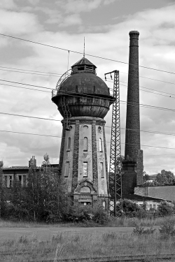 eastberliner:  abandoned tower somewhere in eastgermany ….