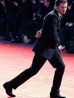 johanirae:  The Regal Jeremy Renner- red carpet edition - 