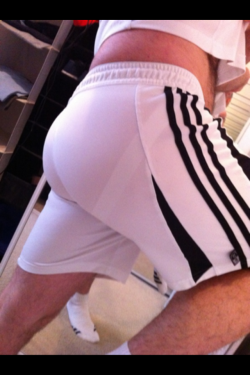 camodude:  lycralines:  britishbriefsboy:  My personal trainer