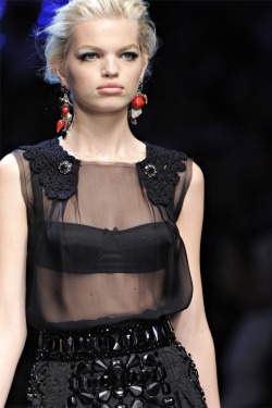 catwalkqueens:  Daphne Groeneveld Dolce & Gabbana Spring