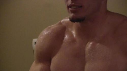 Screen caps from the video…NFL’s Harrison Smith shirtless, ripped, and sweaty!