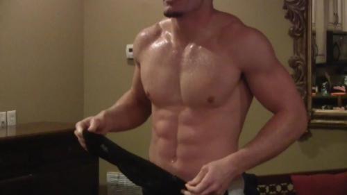 Screen caps from the video…NFL’s Harrison Smith shirtless, ripped, and sweaty!