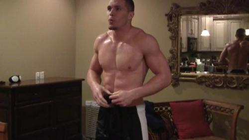 Screen caps from the video…NFL’s Harrison Smith shirtless, ripped, and sweaty!