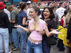 exposed-in-public:  Helping a friend on Flashing Friday from