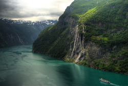 sav3mys0ul:  The Seven Sisters Waterfall, Norway. Note the abandoned