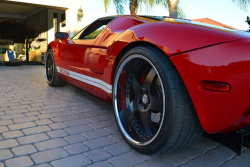 johnny-escobar:  Twin Turbo Ford GT 0-60mph in 2.5s :)