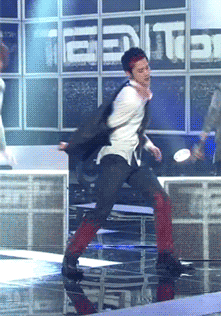 soup-of-luv:  Chunji’s sexy body rolls There’s more, but
