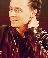 princelaufeyson:  Tom seducing everyone with » his hands.