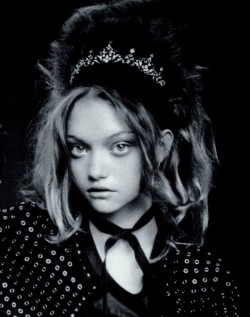 Gemma Ward in Vogue Italia December 2005 by Paolo Roversi