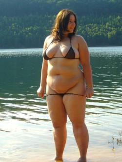 swerve2thecurve:  thickbootylover:  BBW bikini  TumbleOn) 