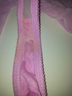 submission from dirty29 (dirty29panties29@hotmail.com): They smill good dirtypants: I&rsquo;m sure they do. 