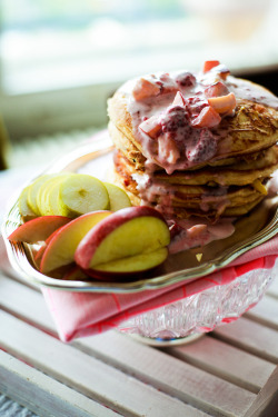 aicuisine:  Zitronen Vanille Joghurt Pancakes mit Aprikosen und