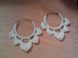 geekygears:  Crocheted hoop earrings! Should I add beads?  Gonna