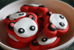 thecakebar:  Red Panda Cookies! 