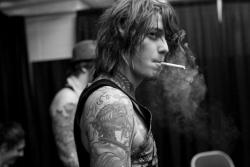 i-m-sleeping-with-quinn:  Ben Bruce (Hott) <3 