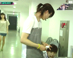 b1a4-syndrome:  CNU hitting Sandeul for stealing food 