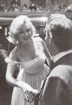 alwaysmarilynmonroe:  On July 2nd 1957, Marilyn arrives to help