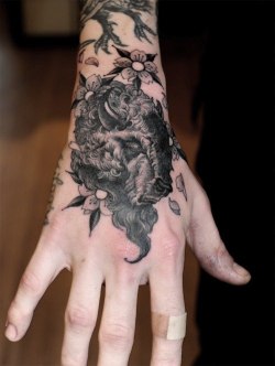 fuckyeahgoodtattoos:  tattoome:  Henry Lewis  We want to see