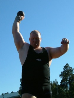 superbears:  BEAUTIFUL SUPER HOT SHOT PUTTER FOR ME  He could