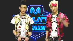 shakingbutt:  Mnet top 10 Mcountdown 