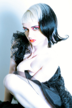 poisonneus:  Some of my favourite beauty shots of me.Feline643