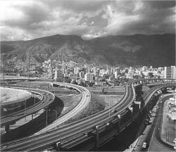 grandoldcity:  Autopista del este in Caracas, Venezuela, 1950s.