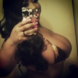iamjalisaelite:  with the feathers nd everything  (Taken with Instagram)  Awesome boobage