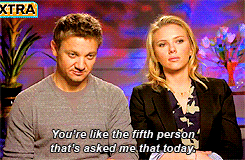 iloveitwhenyoucallmebigpapagena:   Scarlett Johansson puts Extra’s